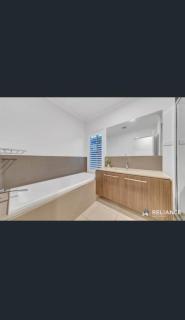 Home away from home private room1 - Truganina - 2