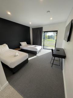 Harden Country Club Motel - 0