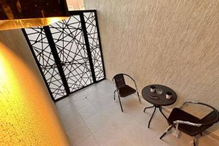 شقة فاخرة بغرفة سينما وحديقة - 8