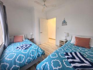 Unit 44 Seafront Estate - 2