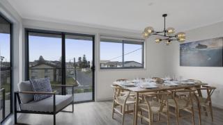 'Clear Water at The Entrance' by HolidayCo - 7