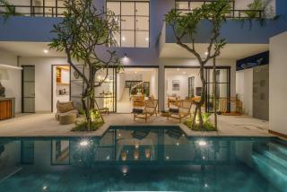 Puri Senang - Luxury & comfort 4BR Pool Villa near Berawa Beach - Canggu - 2