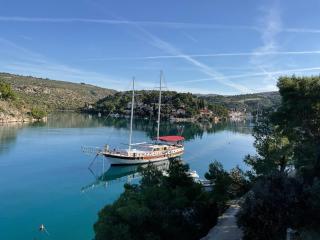 Villa Dupin Oceanfront with boat dock - Bobovišća - 5