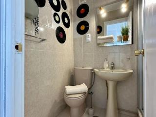 Cozy Boho Style Apartment With seasonal pool and sunny terrace BY NAMASTE ELITE - Torremolinos - 9