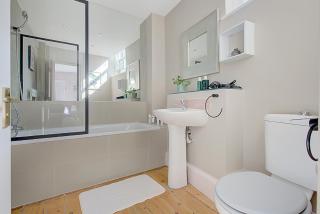 4 Bedroom Serviced Apartment, Shoreditch Triangle, Sleeps 10 - 3