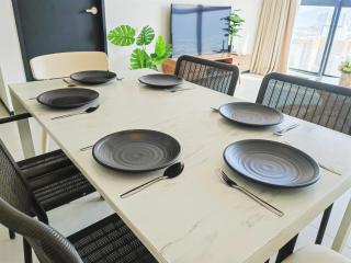 3410 Home4Stay TownArea NewCozyHome InfinityPool - 4