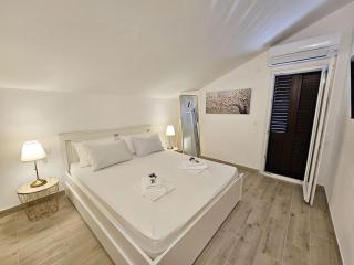 Maris Sea View Apartment - Vrboska - 4