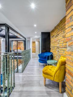 City Center Loft Haven: Modern Elegance - Budapest - 8