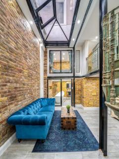 City Center Loft Haven: Modern Elegance - Budapest - 0