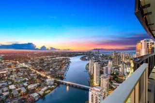 Converted 2 Bedroom Apartment - Hinterland View - No parking - Circle on Cavill - Self Contained, Privately Managed - Wow Stay - Gold Coast - 0