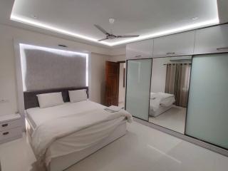 Hyderabad Holiday Home "3 Bed room service aprt in Vijayanagar Colony" - 1