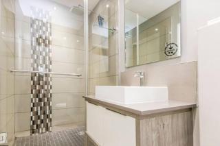 Capital on Bath Apartments - 7