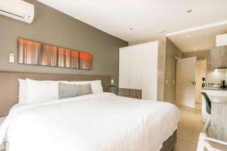 Capital on Bath Apartments - 4