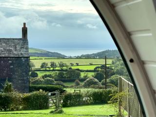 Dreckly cabin - Lydcott Glamping with Cornish sea views - 8