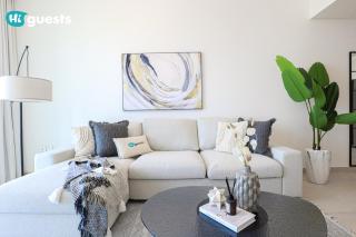 HiGuests - Sky-High Luxury 2BR Apt in Downtown Views Dubai - Dubai - 3