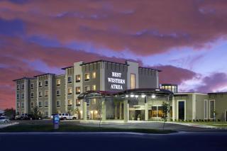 Best Western Plus Lackland Hotel and Suites. - 5
