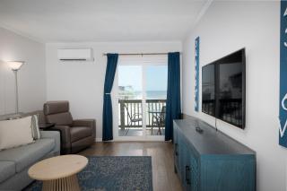 Embrace Oceanfront Elegance: Book Your Stay at Sunrise Oasis - North Topsail Beach - 4