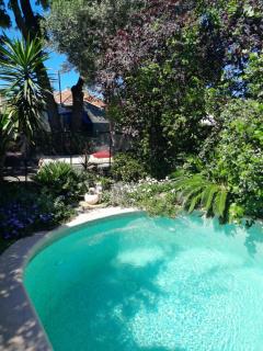 APPARTEMENT EN SOUS SOL DE VILLA avec accès jardin et piscine - Marseille - 0