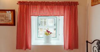 Charming Holiday House - House & Apartment - 4