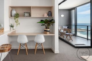 Beachfront Beauty - Wifi Included - Newcastle - 3