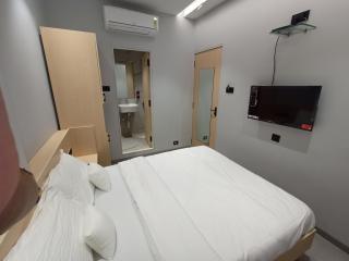 Hotel Golden Suites - Near Nesco - 0