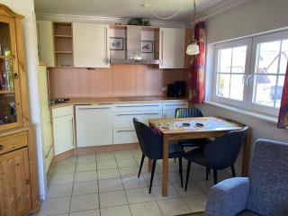 Gaestehaus-Sylvie-Wohnung-1-Naehe-Hafen-und-Ostpromenade - 0