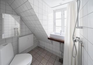 Charming 2-bed duplex in great location - 4