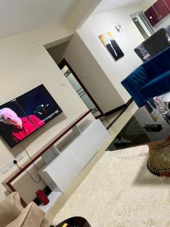 Lux Suites Mango Court Apartments - 4