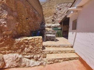 Casa rural con barbacoa y amplia terraza. - 2