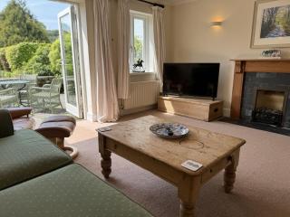 Orchard Cottage - Walking distance of the river, charming sunny patio, quiet location - 4