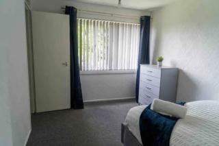 4 Bed House Harborne Near QE & UoB Sleeps 7 - 9