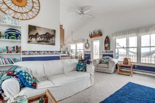 Algoma Vacation Rental with Fire Pit and Lake Views! - Algoma - 8