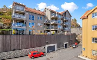 Moderne leilighet ved sjøen, nær sentrum - Grimstad - 1