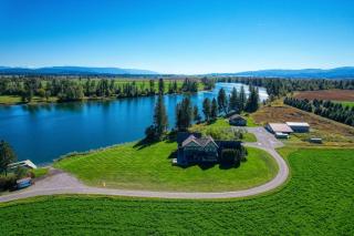 Fladhead river house - 0