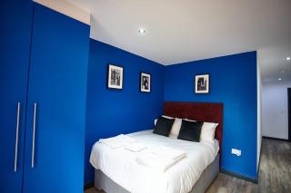 LENNON SUITE 4 Bedrooms, 4 Bathrooms - Liverpool - 3