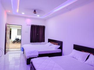 Family Homestay - Garudeshwar - 1