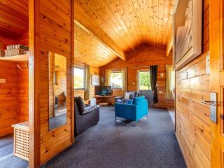 Chalet Ash Lodge by Interhome - 2