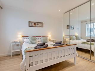 3 Bed in Mudeford NFL96 - Christchurch - 3