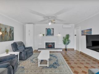 Parkside Flat #5 - Seacliff Beach Suites - Leamington - 3