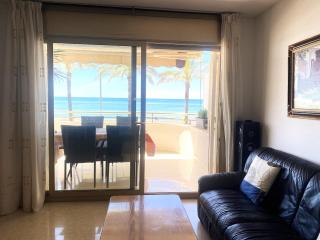 R151 Beachfront Apartment in Calafell - 2