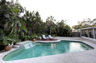 Outside Oasis, 1 mile to Siesta Key! - Sarasota - 0
