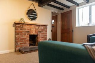 Pass the Keys Charming Cottage Stunning Views - Cheswardine - 7