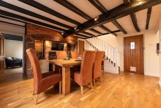 Pass the Keys Charming Cottage Stunning Views - Cheswardine - 2
