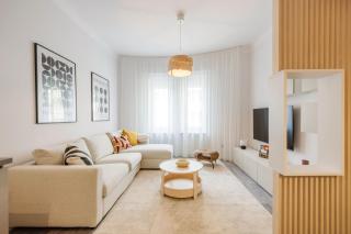 Elegant Suite with Minimalist Design - Budapest - 0