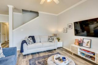 Central College Station Townhome with Community Pool - 5
