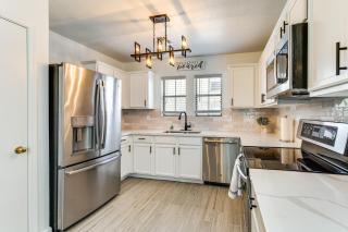5 Mi to Dtwn Modern Gilbert Getaway with Yard! - Gilbert - 5