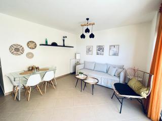 The little palace next to the sea - 9