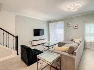 5 Bedrooms 4 Bathrooms Storey Lake 4198 Pd - 8