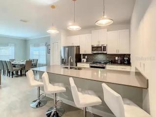 5 Bedrooms 4 Bathrooms Storey Lake 4198 Pd - 6