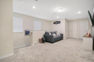 5 Bedrooms 45 Bathrooms Solterra 7136 Ol - 4